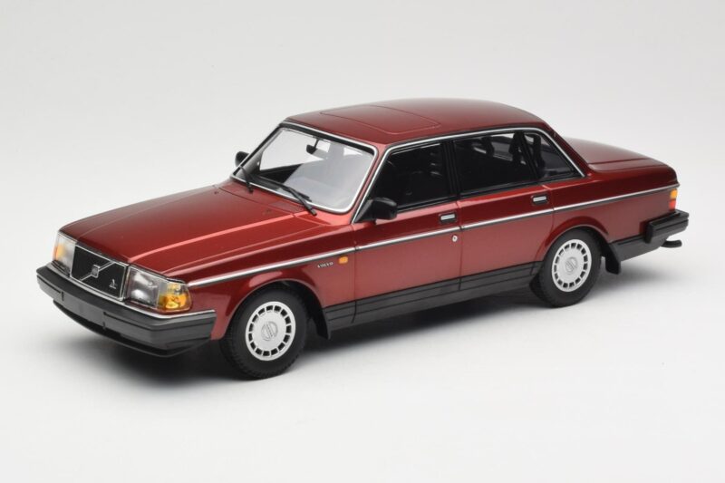 Volvo 240 GL Dark Red Metallic Minichamps 1:18 155171406 Druckguss
