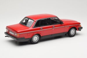 Volvo 240 GL Dunkelrot Minichamps 1:18 166171401 Druckguss — Bild 2 von 6