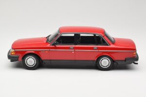 Volvo 240 GL Dunkelrot Minichamps 1:18 166171401 Druckguss — Bild 3 von 6