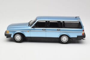 Volvo 240 GL Estate Blue Metallic Minichamps 1:18 155171414 Druckguss — Bild 3 von 6