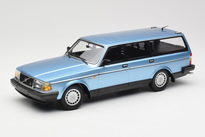 Volvo 240 GL Estate Blue Metallic Minichamps 1:18 155171414 Druckguss