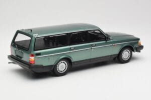 Volvo 240 GL Estate Green Metallic Minichamps 1:18 155171410 Druckguss — Bild 2 von 6