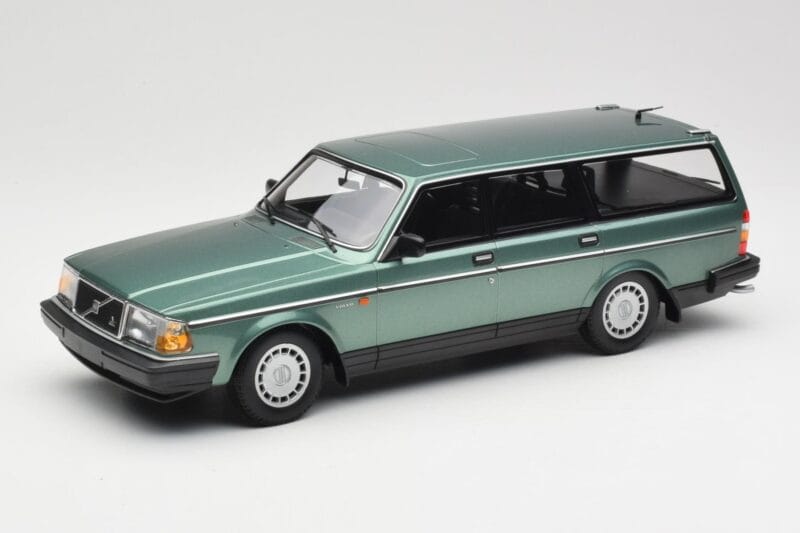 Volvo 240 GL Estate Green Metallic Minichamps 1:18 155171410 Druckguss