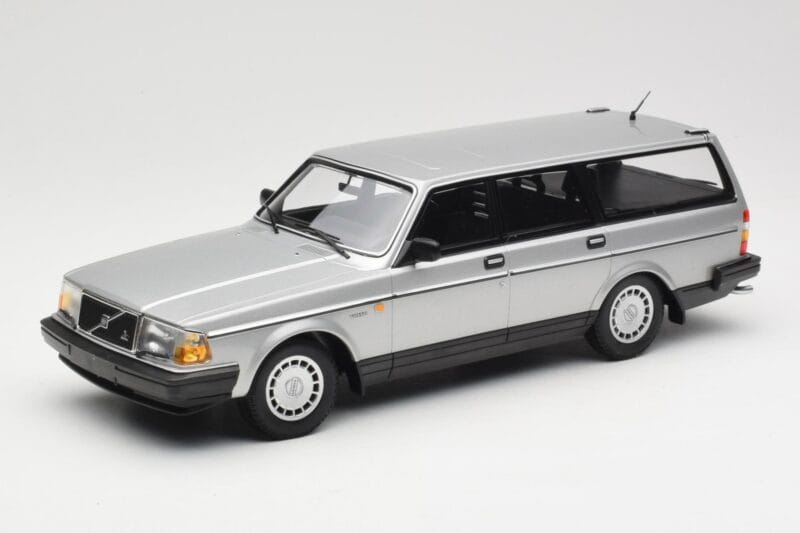 Volvo 240 GL Estate Silber Minichamps 1:18 155171416 Druckguss