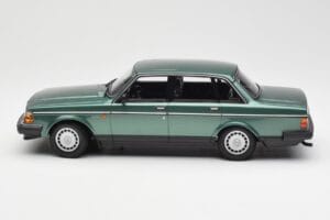 Volvo 240 GL Grün Metallic Minichamps 1:18 155171400 Druckguss — Bild 3 von 6