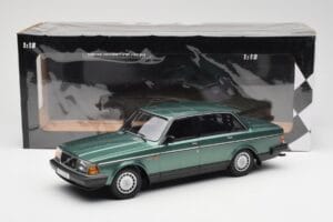 Volvo 240 GL Grün Metallic Minichamps 1:18 155171400 Druckguss — Bild 6 von 6