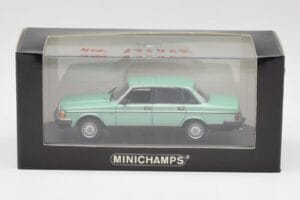 Volvo 240 GL Grün Metallic Minichamps 1:43 400171402 Druckguss — Bild 4 von 4
