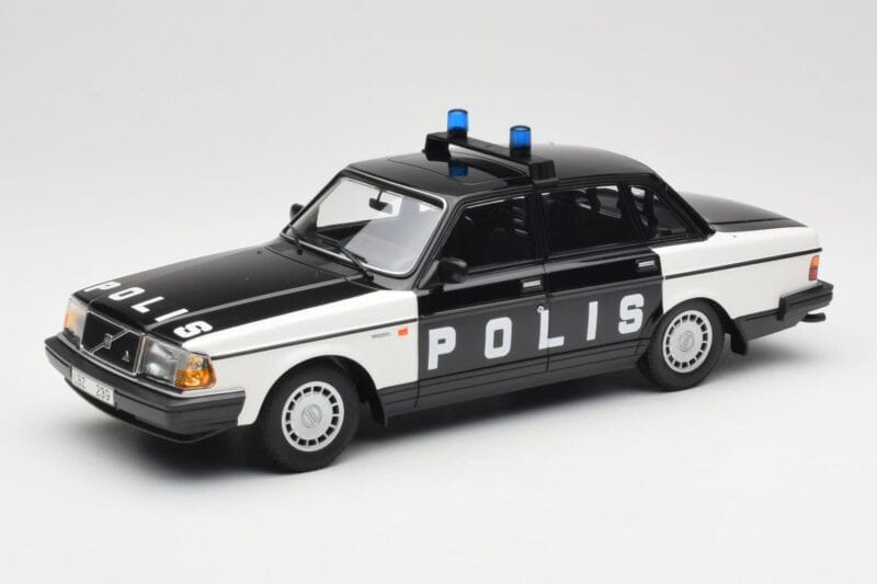 Volvo 240 GL Polis Sweden Schwarz Minichamps 1:18 155171497 Druckguss