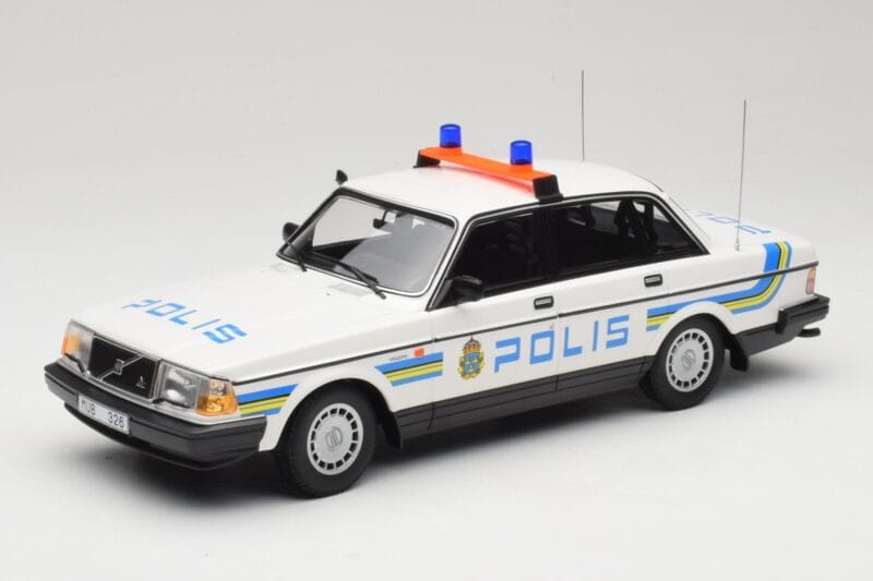 Volvo 240 GL Polis Sweden Minichamps 1:18 155171490 Druckguss