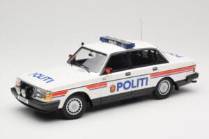 Volvo 240 GL Politi Norway Minichamps 1:18 155171491 Druckguss