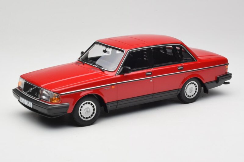 Volvo 240 GL Rot Minichamps 1:18 155171401 Druckguss