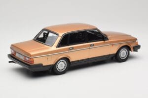 Volvo 240 GL Gold Minichamps 1:18 155171405 Druckguss — Bild 2 von 6