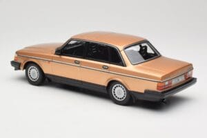 Volvo 240 GL Gold Minichamps 1:18 155171405 Druckguss — Bild 5 von 6