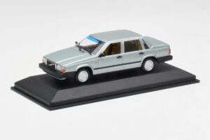 Volvo 240 GL Silber Metallic Minichamps 1:43 940171402 Druckguss — Bild 2 von 4
