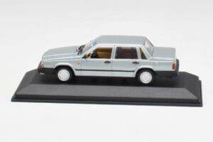 Volvo 240 GL Silber Metallic Minichamps 1:43 940171402 Druckguss
