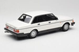 Volvo 240 GL Weiß Minichamps 1:18 155171402 Druckguss — Bild 2 von 6
