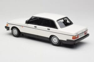 Volvo 240 GL Weiß Minichamps 1:18 155171402 Druckguss — Bild 5 von 6