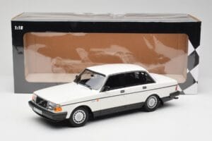 Volvo 240 GL Weiß Minichamps 1:18 155171402 Druckguss — Bild 6 von 6