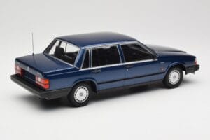 Volvo 740 GL Dark Blue Metallic Minichamps 1:18 155171701 Druckguss — Bild 2 von 6