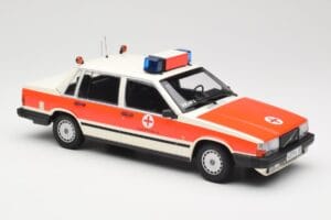 Volvo 740 GL DRK Aschaffenburg Minichamps 1:18 155171790 Druckguss — Bild 4 von 6
