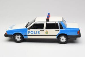 Volvo 740 GL Schwedische Polizei Minichamps 1:18 155171791 Druckguss — Bild 3 von 6