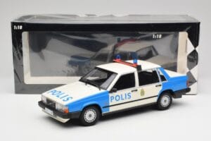Volvo 740 GL Schwedische Polizei Minichamps 1:18 155171791 Druckguss — Bild 6 von 6
