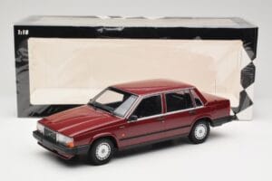 Volvo 740 GL Rot Minichamps 1:18 155171704 Druckguss — Bild 6 von 6