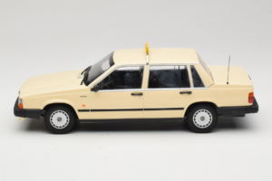 Volvo 740 GL Taxi Deutschland Minichamps 1:18 155171792 Druckguss — Bild 3 von 6
