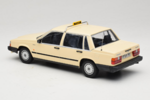Volvo 740 GL Taxi Deutschland Minichamps 1:18 155171792 Druckguss — Bild 5 von 6