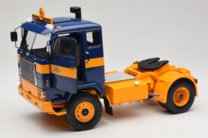 Volvo F88 Dunkelblau Gelb MCG 1:18 MCG18140 Druckguss — Bild 2 von 8