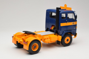 Volvo F88 Dunkelblau Gelb MCG 1:18 MCG18140 Druckguss — Bild 3 von 8