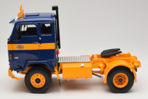 Volvo F88 Dunkelblau Gelb MCG 1:18 MCG18140 Druckguss — Bild 4 von 8