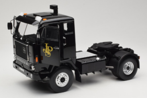 Volvo F88 John Player Special Black MCG 1:18 MCG18217 Druckguss — Bild 2 von 8