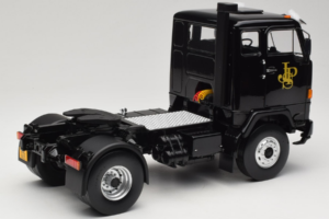 Volvo F88 John Player Special Black MCG 1:18 MCG18217 Druckguss — Bild 3 von 8