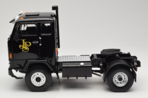 Volvo F88 John Player Special Black MCG 1:18 MCG18217 Druckguss — Bild 4 von 8