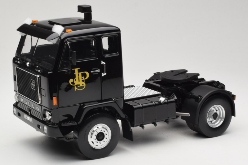 Volvo F88 John Player Special Black MCG 1:18 MCG18217 Druckguss