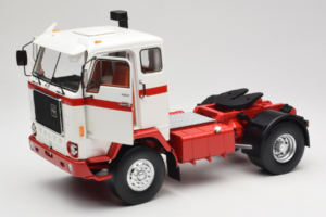 Volvo F88 Weiß Rot MCG 1:18 MCG18141 Druckguss — Bild 2 von 8