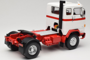 Volvo F88 Weiß Rot MCG 1:18 MCG18141 Druckguss — Bild 3 von 8