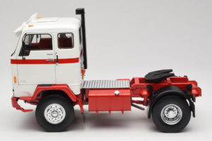Volvo F88 Weiß Rot MCG 1:18 MCG18141 Druckguss — Bild 4 von 8