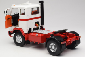 Volvo F88 Weiß Rot MCG 1:18 MCG18141 Druckguss — Bild 5 von 8