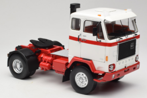 Volvo F88 Weiß Rot MCG 1:18 MCG18141 Druckguss — Bild 6 von 8