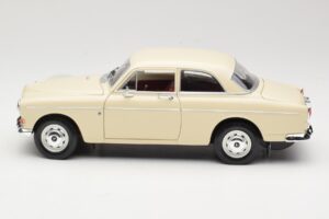 Volvo P121 Amazon Weiß Revell 1:18 08866 Druckguss — Bild 4 von 8