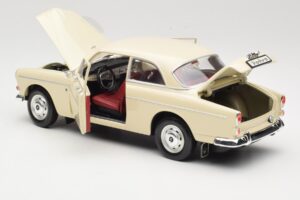 Volvo P121 Amazon Weiß Revell 1:18 08866 Druckguss — Bild 5 von 8