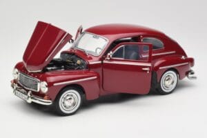 Volvo PV544 Cherry Red Revell 1:18 08887 Druckguss — Bild 2 von 8