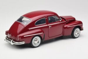 Volvo PV544 Cherry Red Revell 1:18 08887 Druckguss — Bild 3 von 8