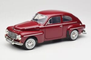 Volvo PV544 Cherry Red Revell 1:18 08887 Druckguss