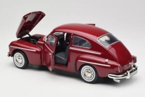 Volvo PV544 Cherry Red Revell 1:18 08887 Druckguss — Bild 5 von 8