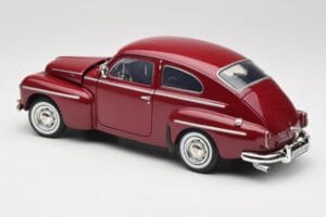 Volvo PV544 Cherry Red Revell 1:18 08887 Druckguss — Bild 7 von 8