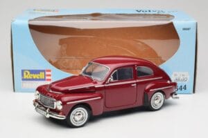 Volvo PV544 Cherry Red Revell 1:18 08887 Druckguss — Bild 8 von 8