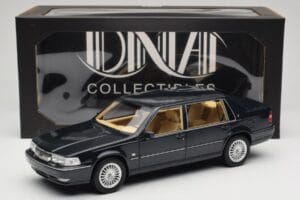 Volvo S90 Royal Blue DNA 1:18 DNA000088 Druckguss — Bild 6 von 6